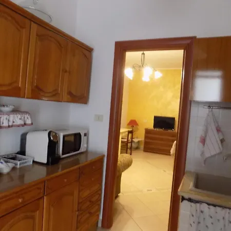 Le Cave Bed & Breakfast *