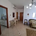 Le Cave Oda ve Kahvaltı 3*